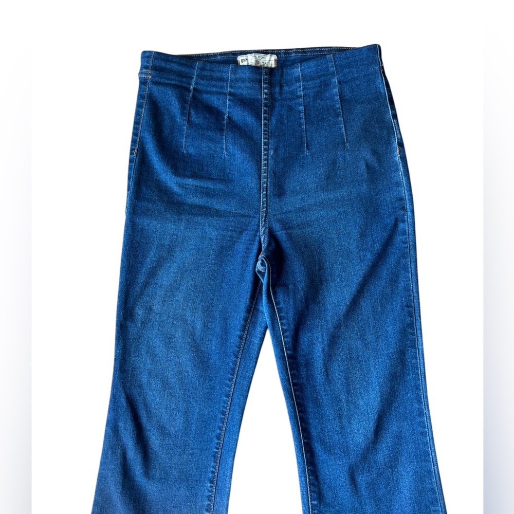 Free People Manhattan blue stone pull on Jeans -size 27